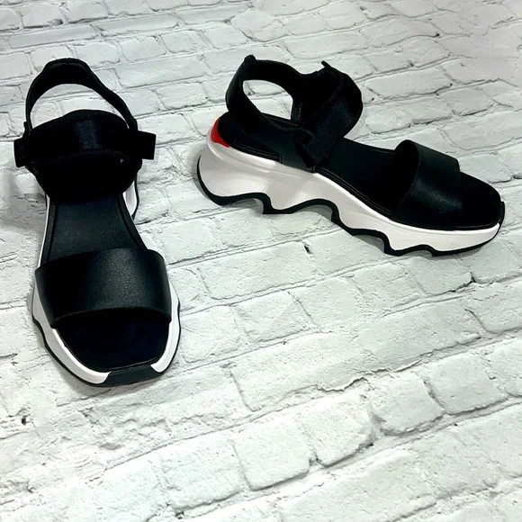 Sorel Kinetic Y-Strap Black Sandals - Women’s Size 10 - Picture 3 of 16